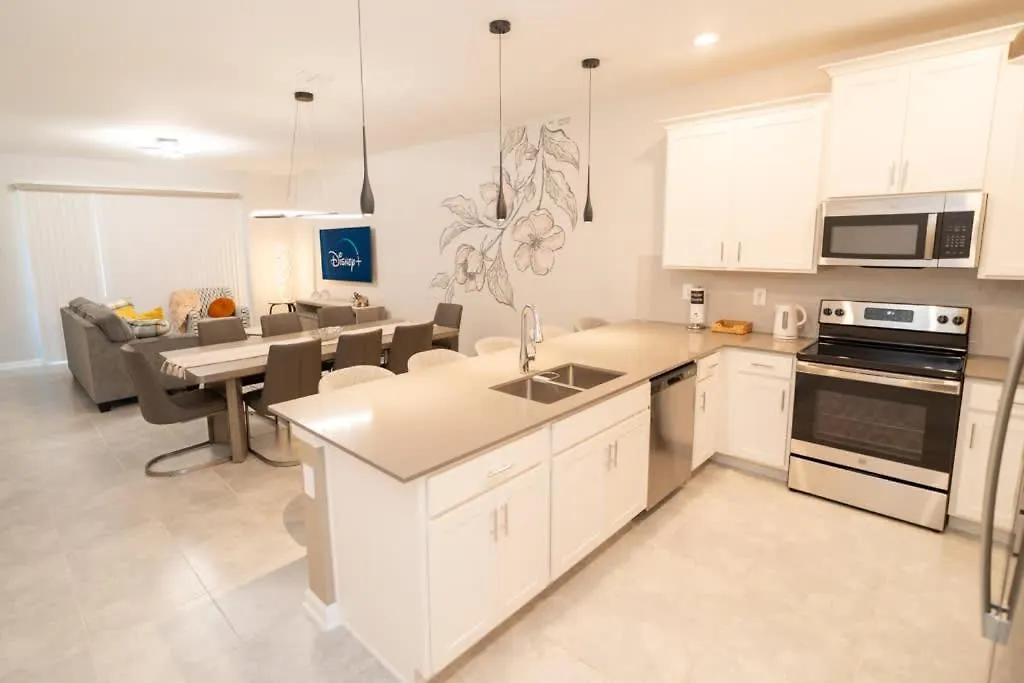 Luxurious Townhouse With Themed Near Kissimmee