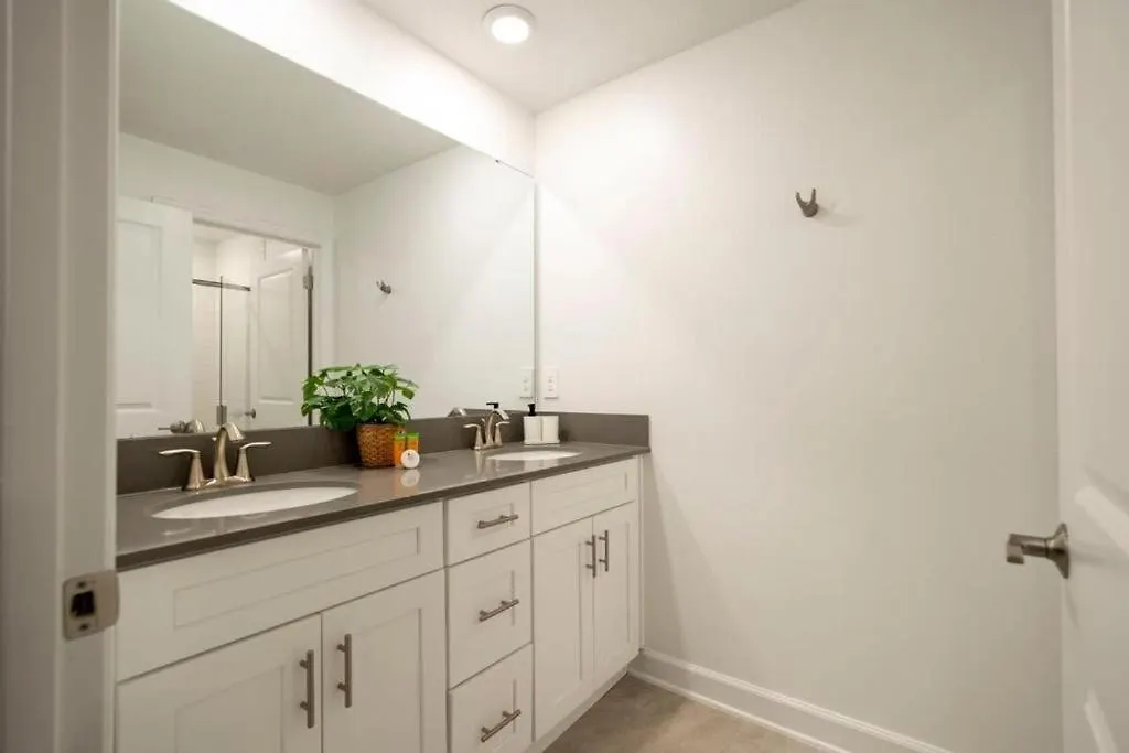 2557 Awesome Family 4bd Townhouse Located At Storey Holiday home *