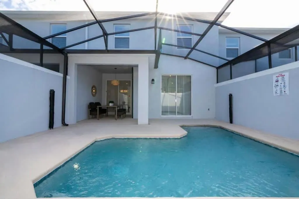 2557 Awesome Family 4bd Townhouse Located At Storey *