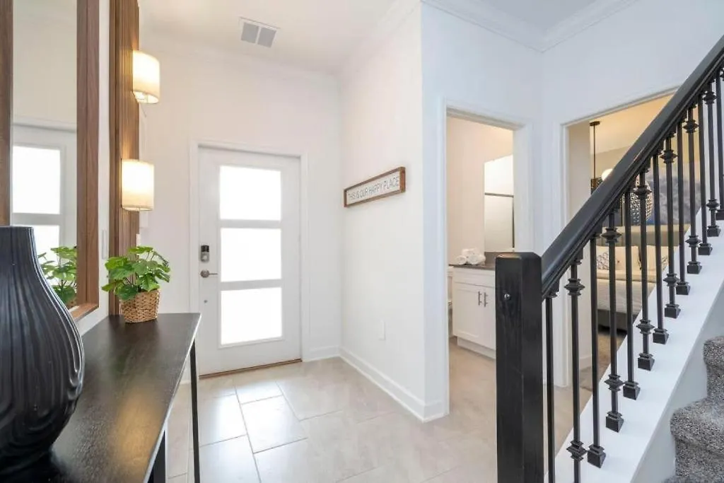 2557 Awesome Family 4bd Townhouse Located At Storey *