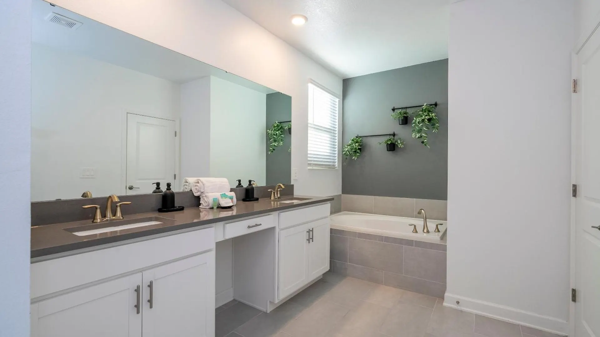 Modern 5bed With Pool & In 560