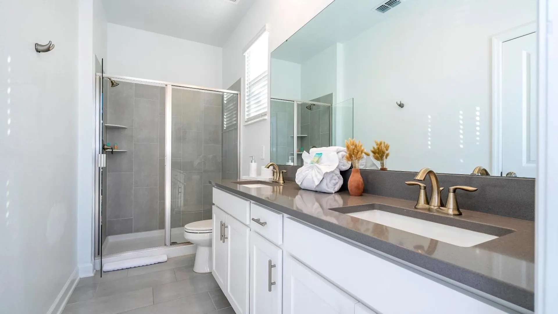 Modern 5bed With Pool & In 560