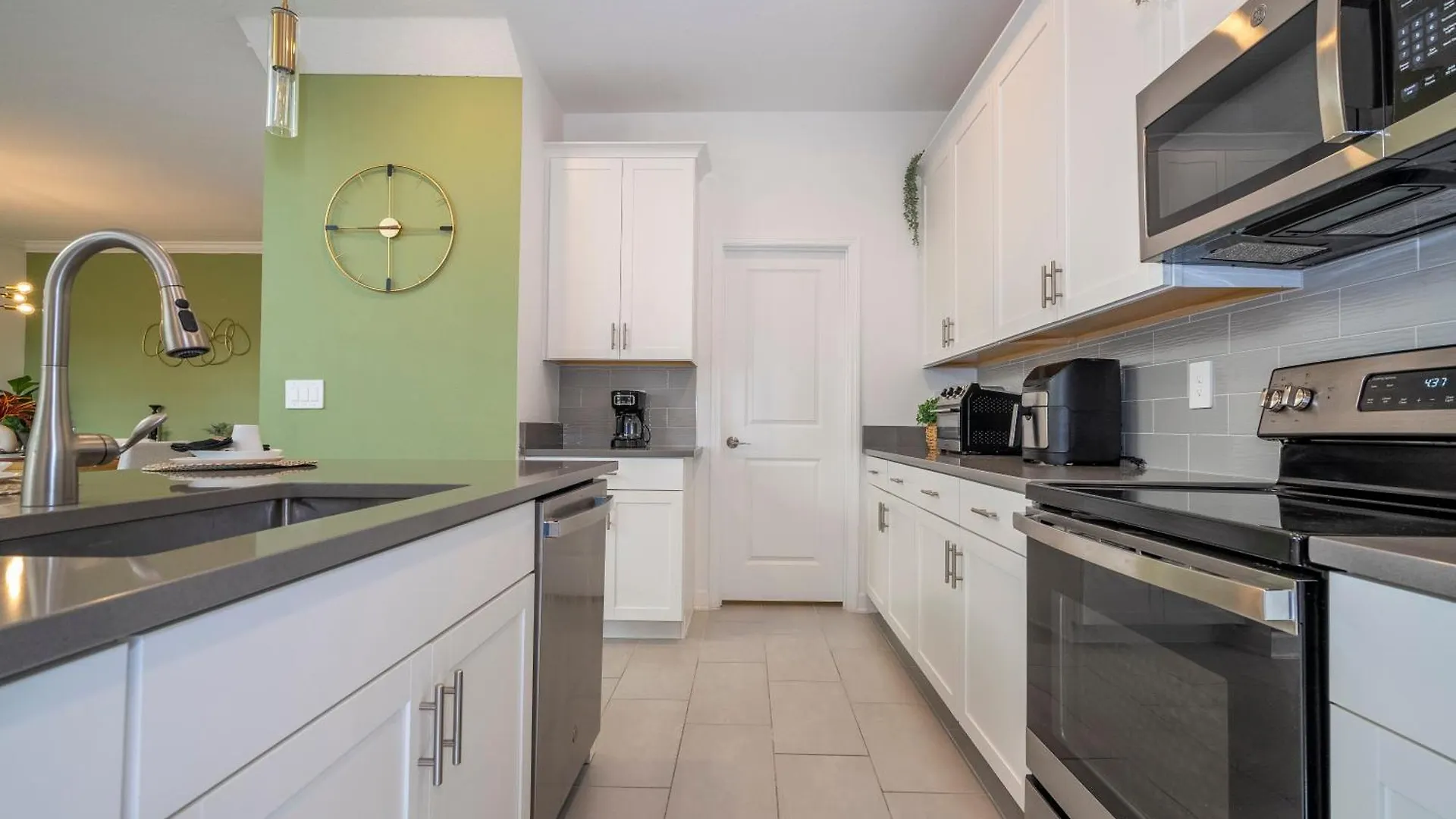 Villa Modern 5bed With Pool & In 560