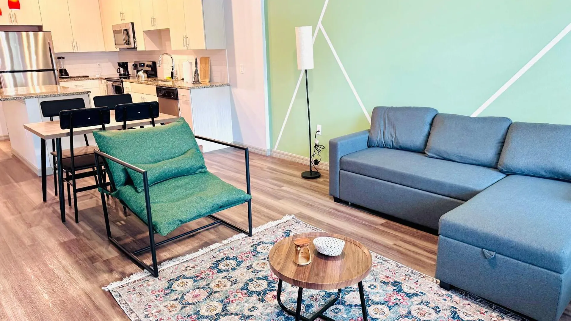 Entire Apartment, Pet-friendly King Bed, 15 Min To & Resort-style Amenities