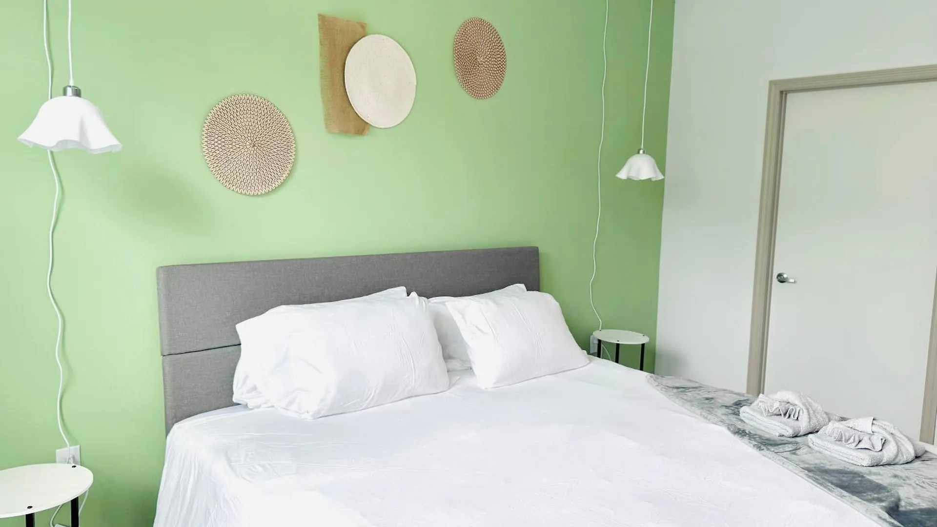 Entire Apartment, Pet-friendly King Bed, 15 Min To & Resort-style Amenities *