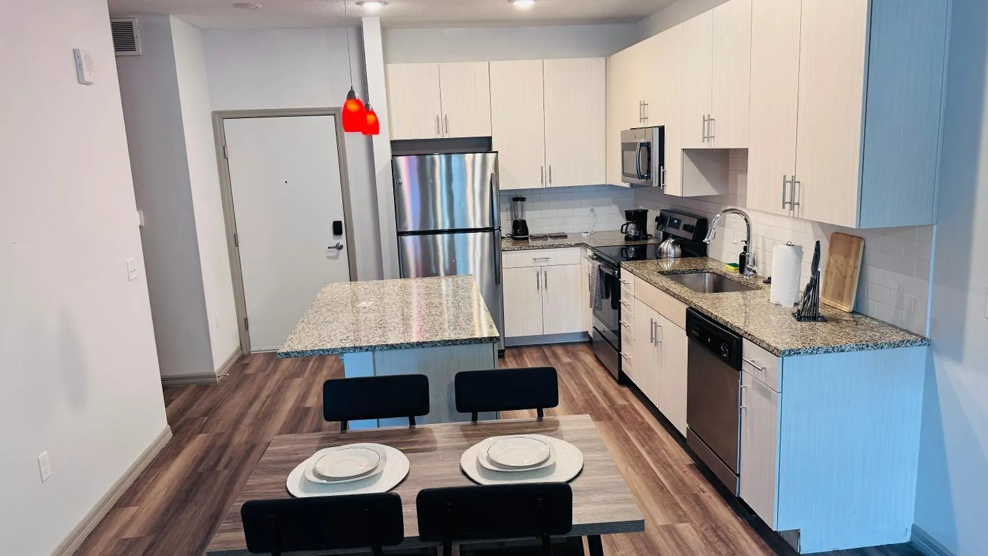 Entire Apartment, Pet-friendly King Bed, 15 Min To & Resort-style Amenities Apartment Kissimmee