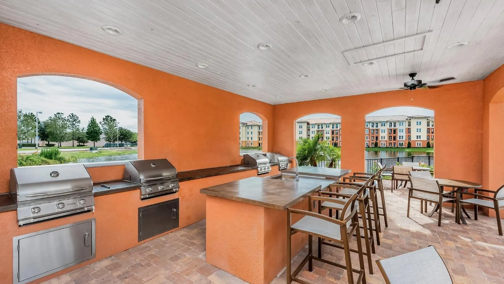 Apartment Entire With Relaxing King Bed, Pets Welcome, 15 Min To Parks, Resort-style Amenities