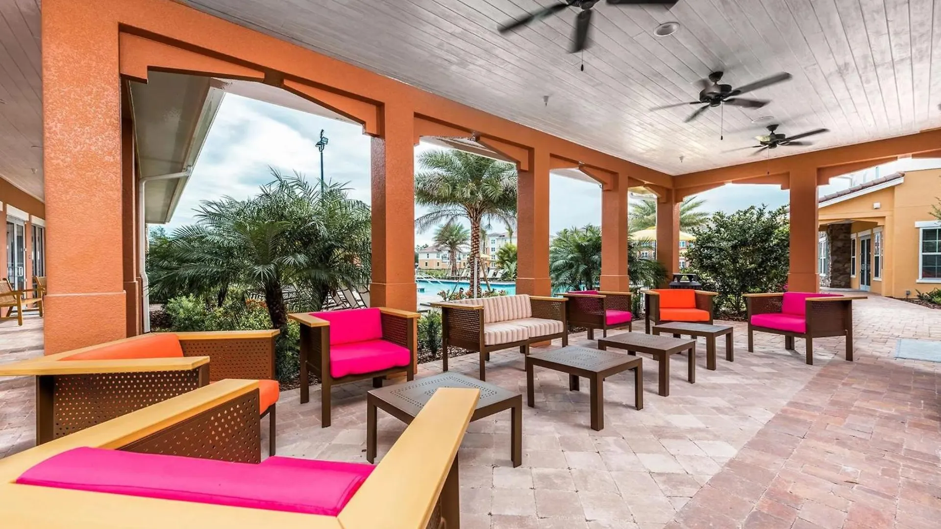 Entire With Relaxing King Bed, Pets Welcome, 15 Min To Parks, Resort-style Amenities Apartment Kissimmee