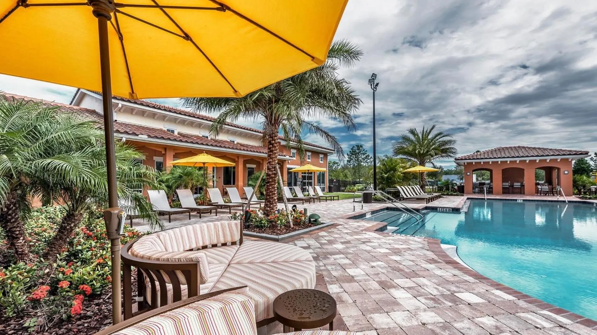 Entire With Relaxing King Bed, Pets Welcome, 15 Min To Parks, Resort-style Amenities Kissimmee