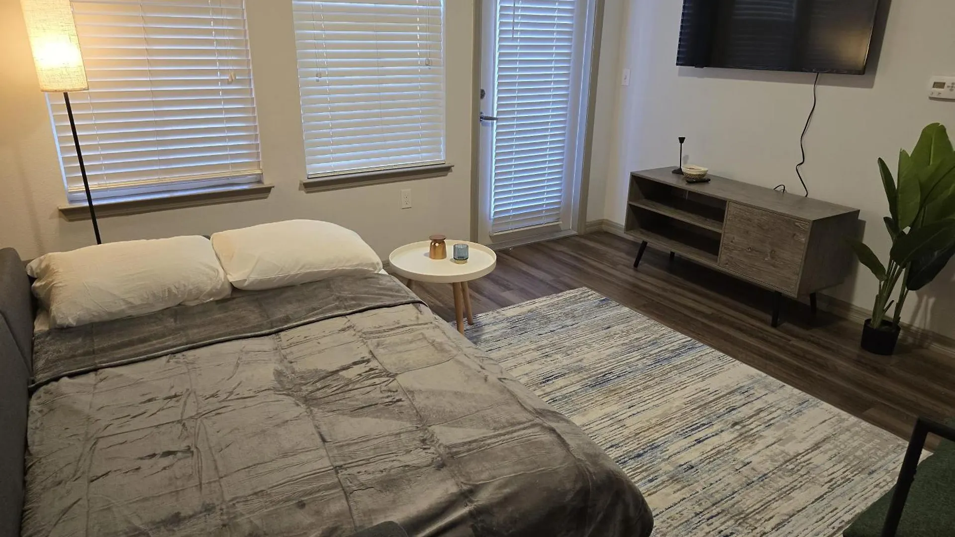 Entire With Relaxing King Bed, Pets Welcome, 15 Min To Parks, Resort-style Amenities Apartment Kissimmee