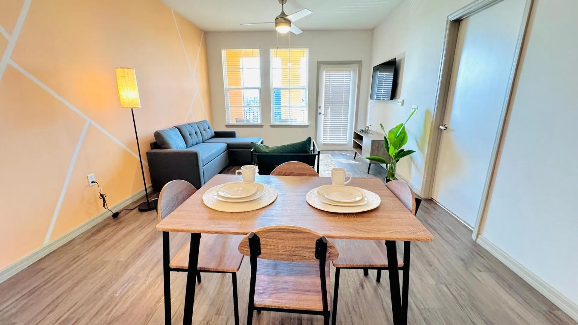 Entire With Relaxing King Bed, Pets Welcome, 15 Min To Parks, Resort-style Amenities Kissimmee