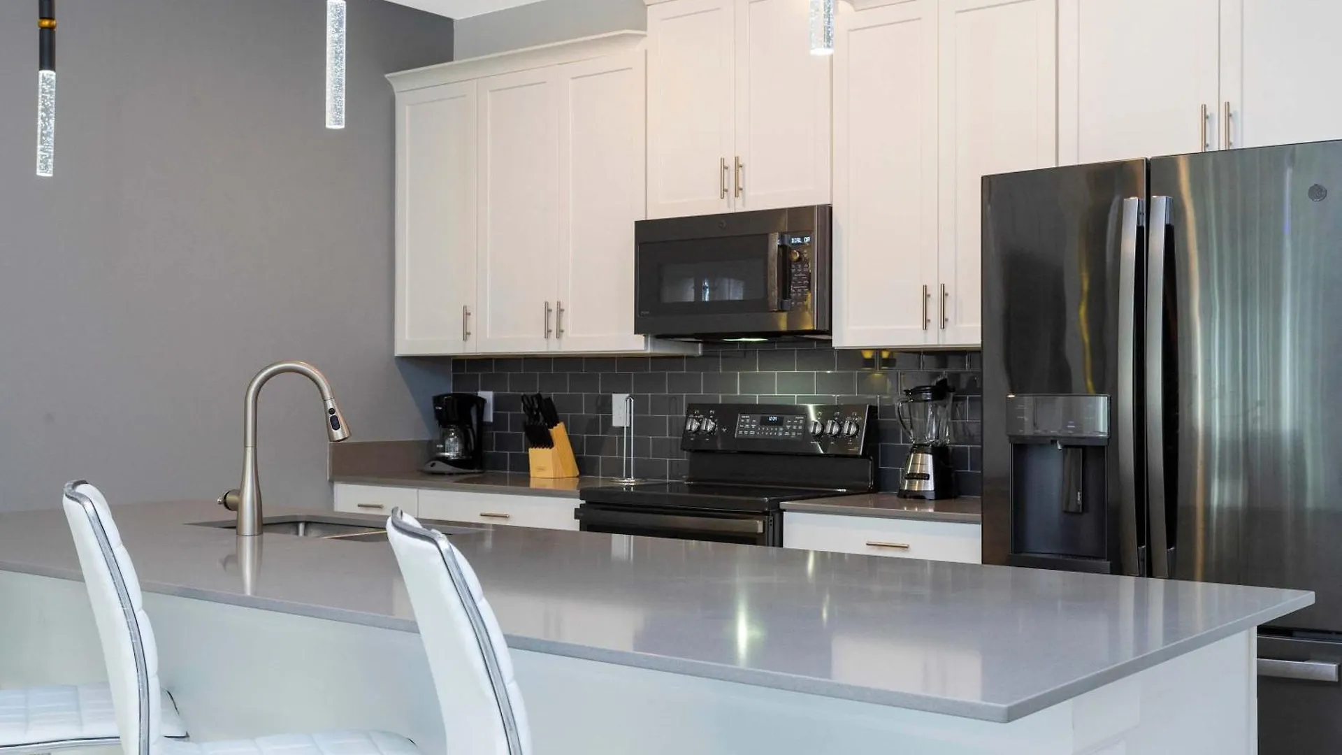 Storey 363 * Kissimmee