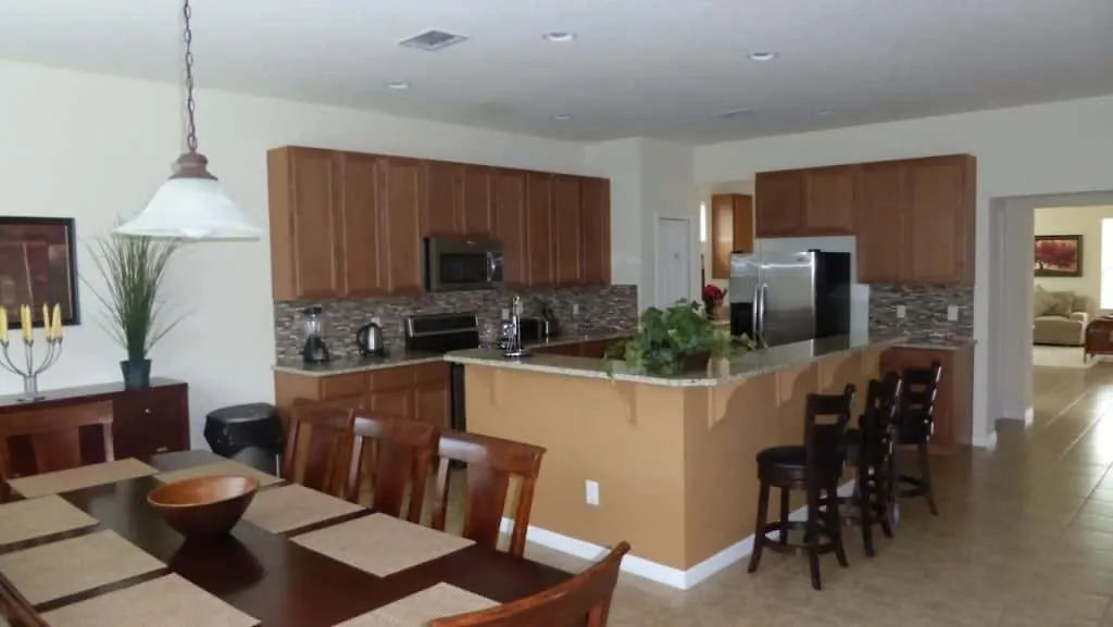 6 Bedroom Vacation Haven At Bella Vida Villa