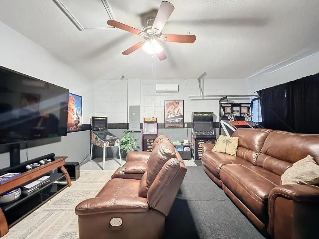 4 Bed In Windsor Palms - Steps To *