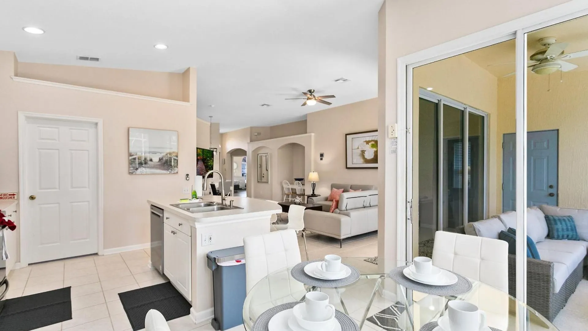 Last Minute Getaway Private Pool Hot Tub Games Room. Book Now 64097 Villa