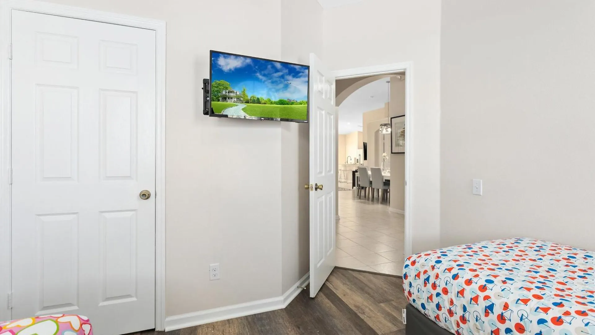 Last Minute Getaway Private Pool Hot Tub Games Room. Book Now 64097 Villa