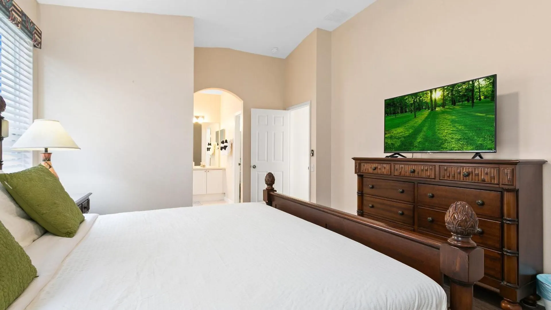 Last Minute Getaway Private Pool Hot Tub Games Room. Book Now 64097 Villa Kissimmee