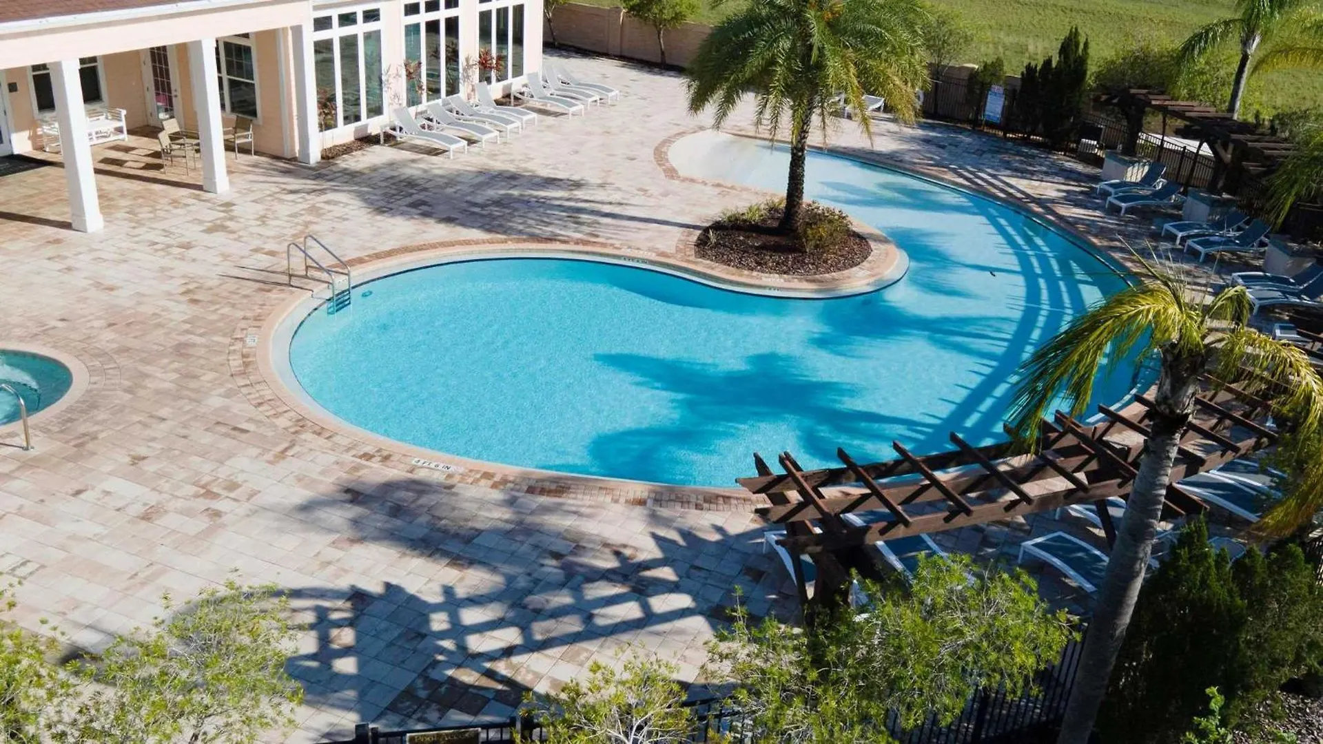 Fabulous Townhome Near The Parks *