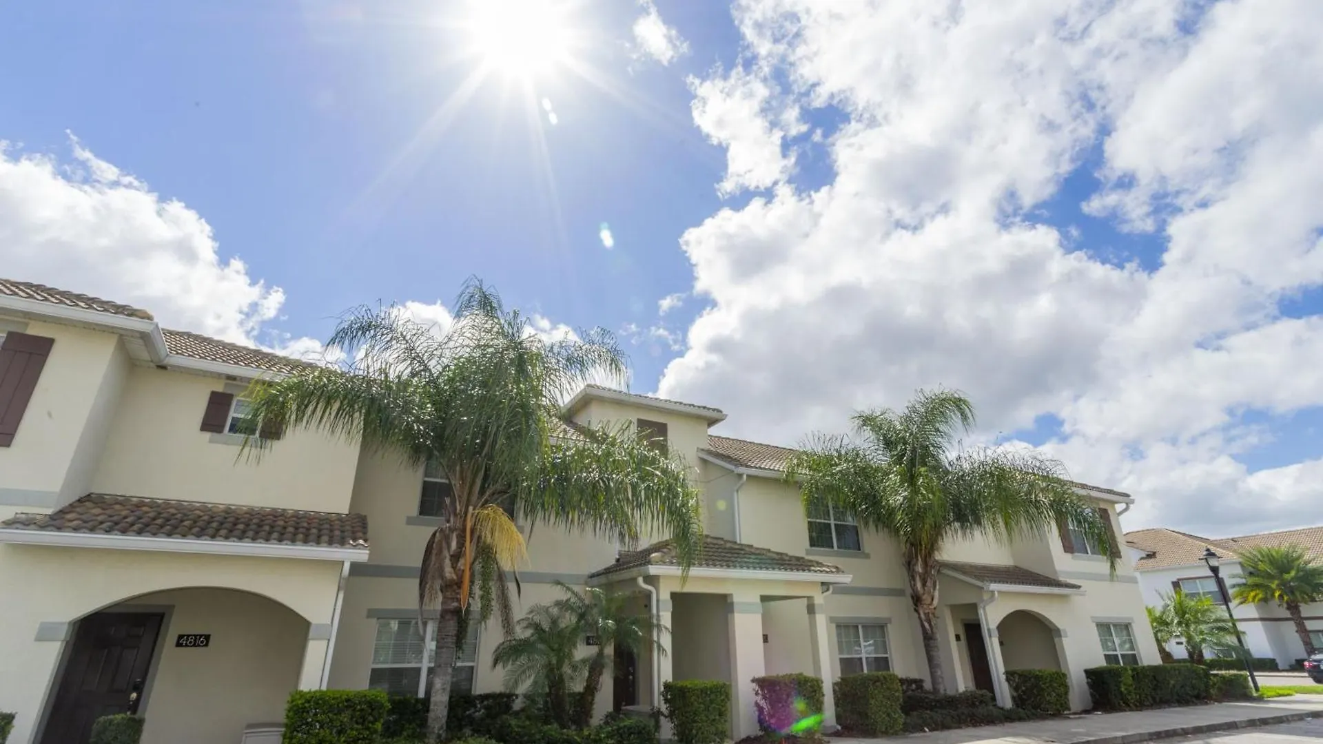 4-bedroom Brier Rose Pool Townhome Apartment *