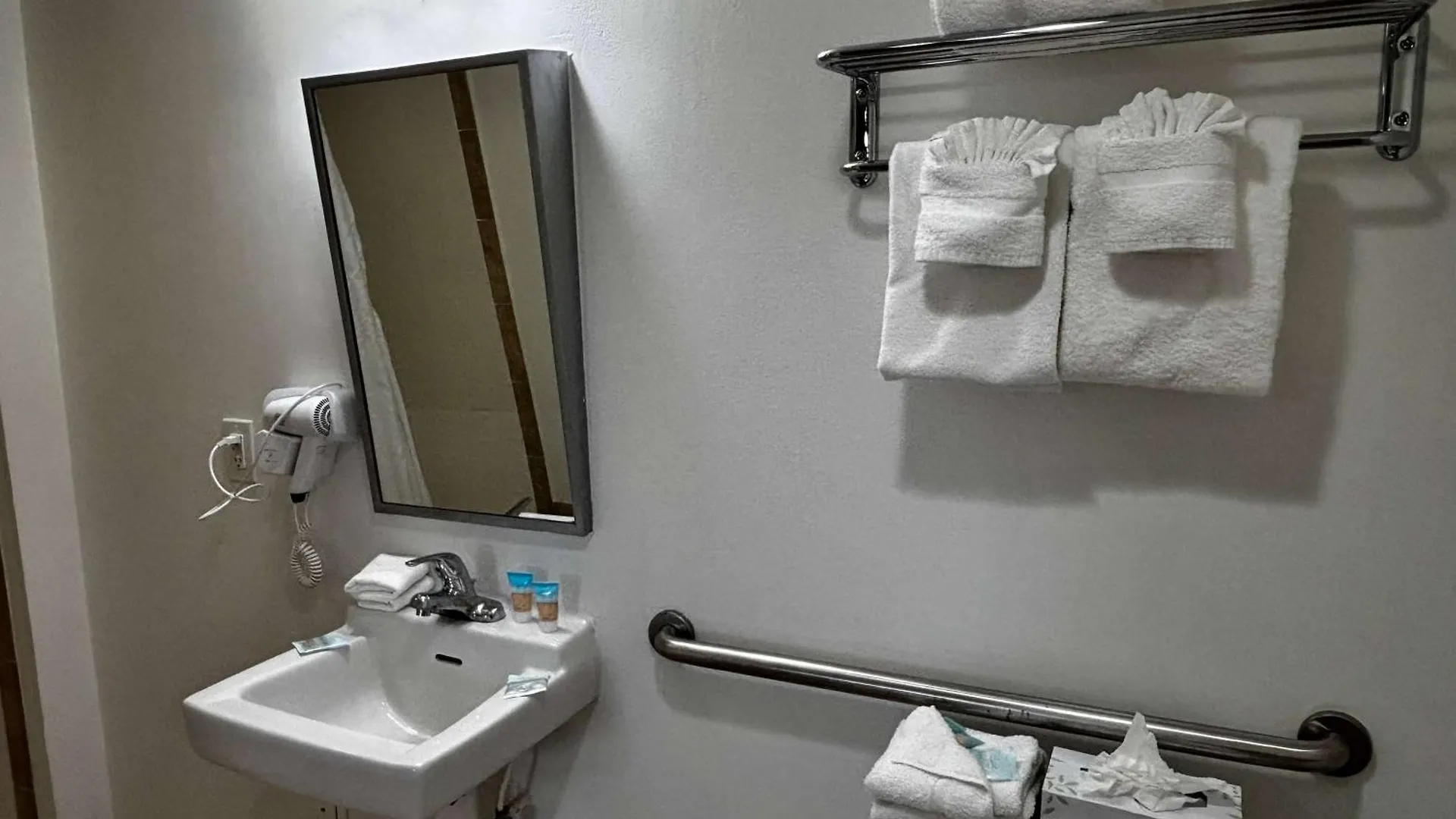 Ramada By Wyndham Flamingo Water Park Отель