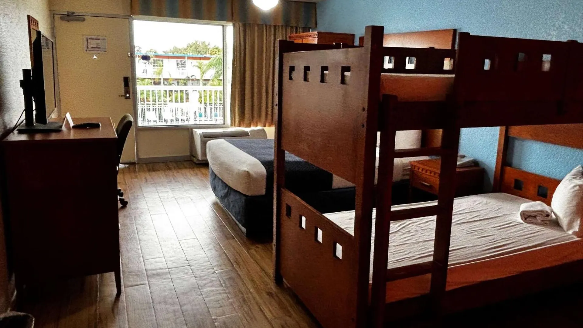 Отель Ramada By Wyndham Flamingo Water Park 3*