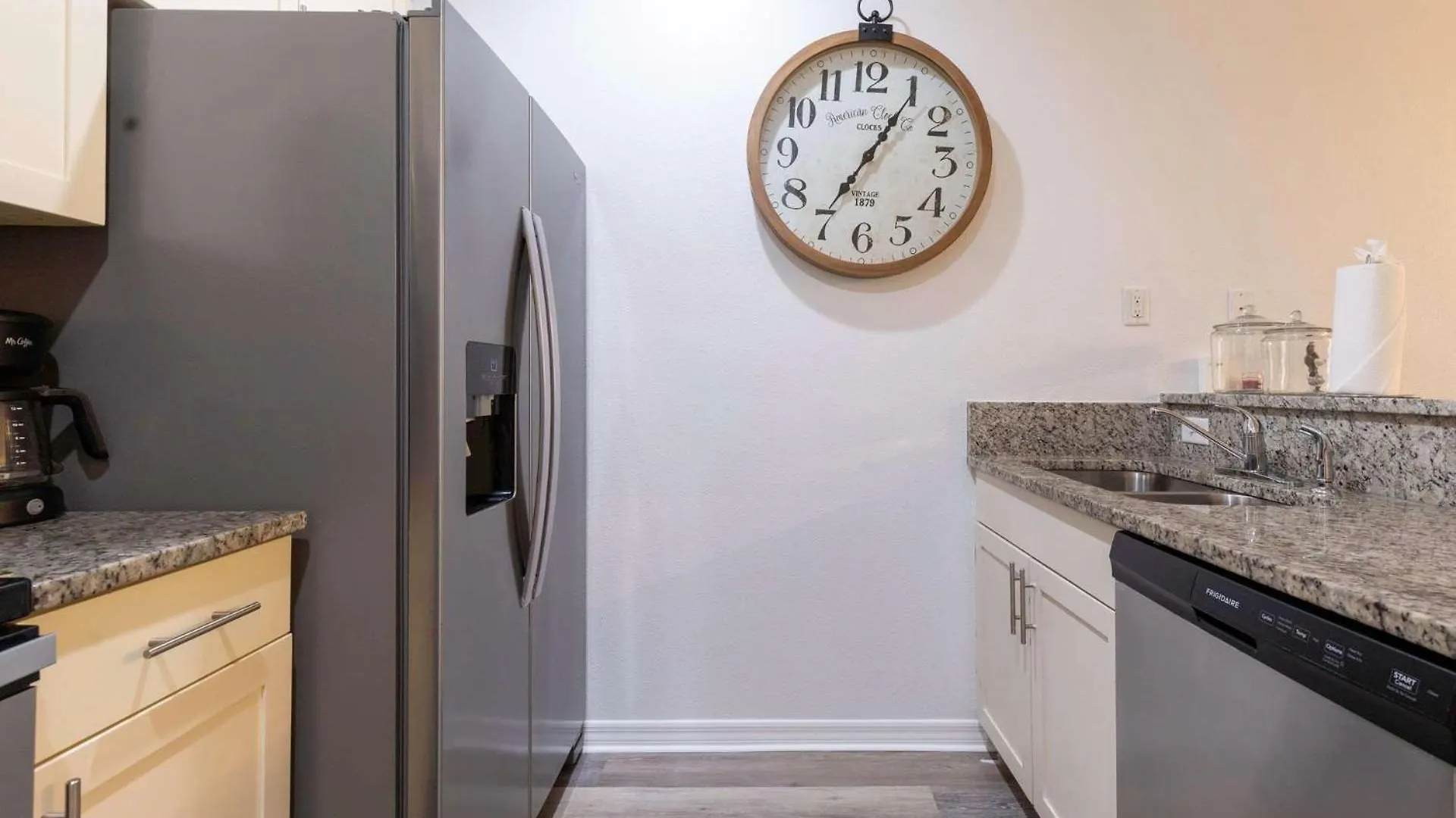 Fabulous Townhome Near The Parks *