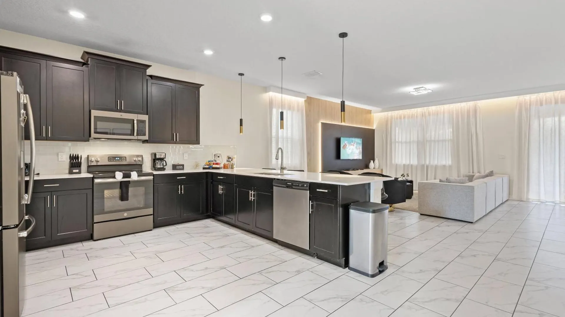4561 Enchanted 9bd Kingdom Ideal For Large Groups *