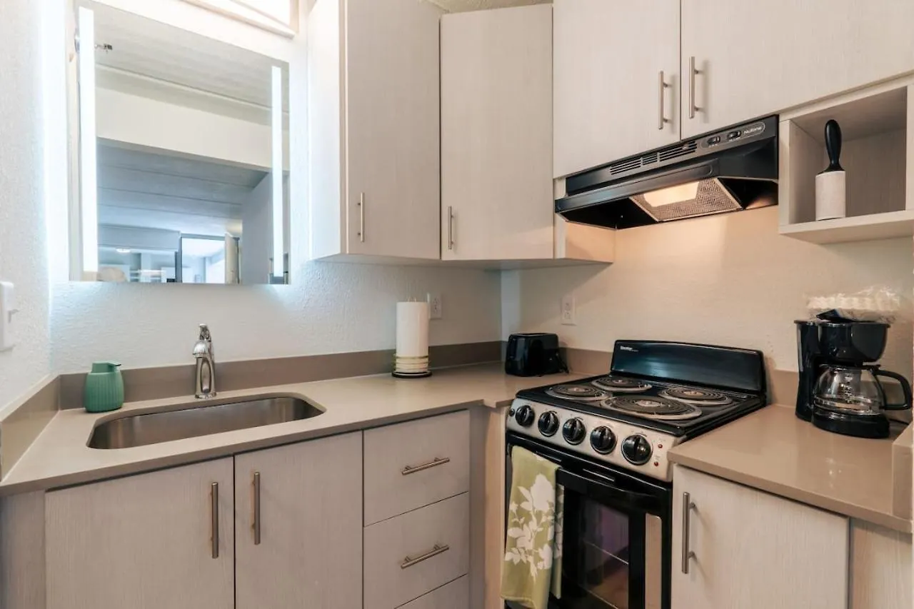 Serenity 8 Min To And Universal Apartment