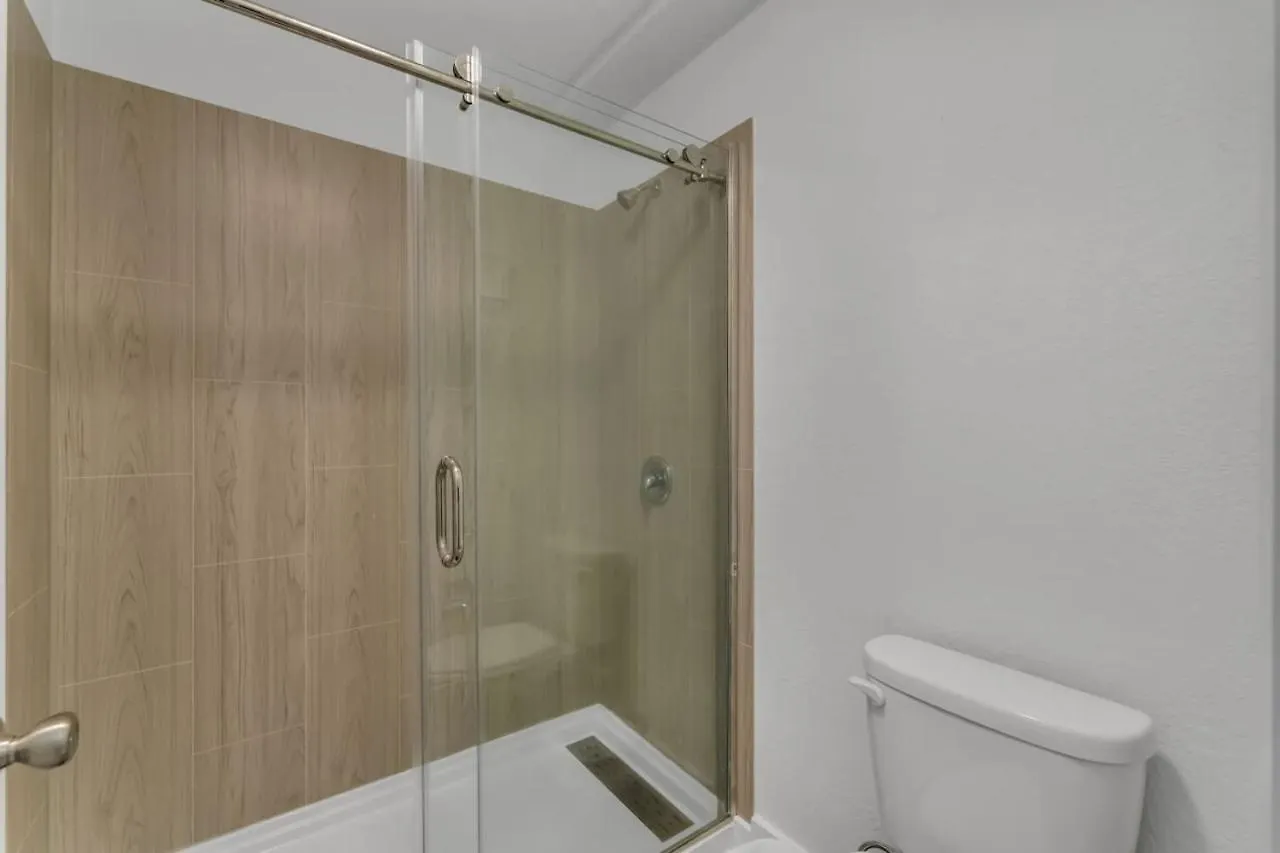 King Retreat W Pool And Free Parking 7 Mins To