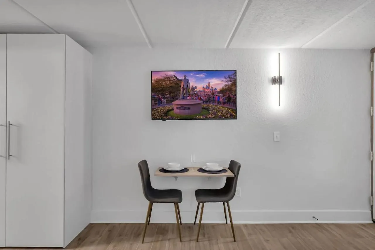 King Retreat W Pool And Free Parking 7 Mins To Apartment *