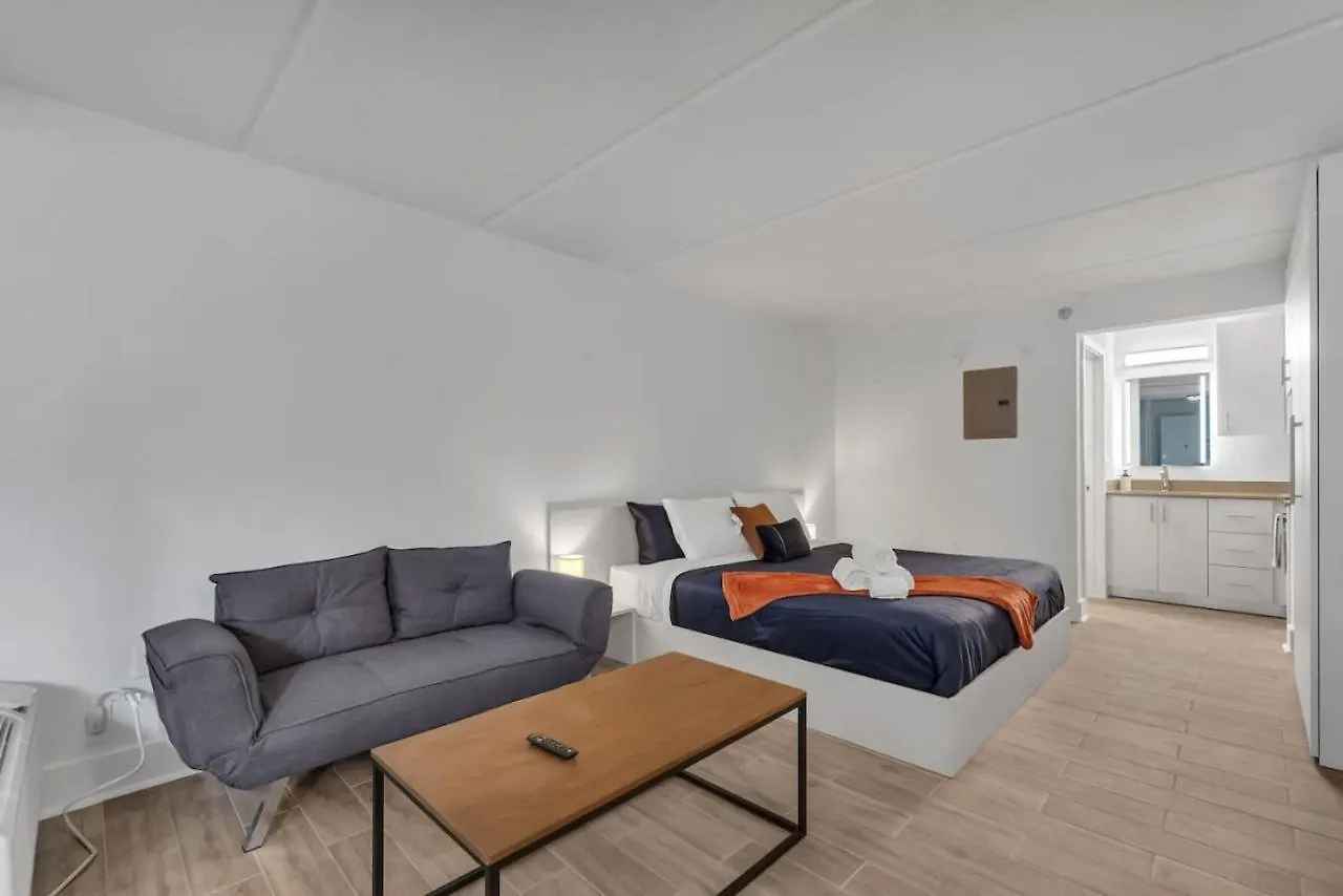 King Retreat W Pool And Free Parking 7 Mins To *