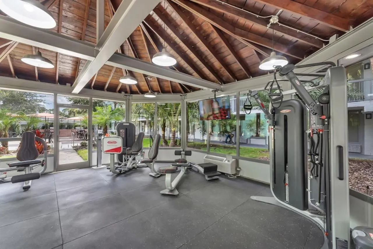 Apartment Cozy With Pool And Free Parking Near To *