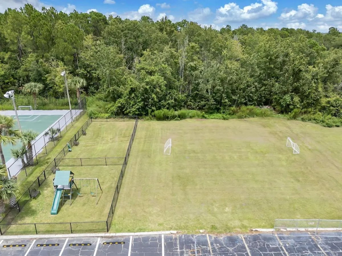 Cozy With Pool And Free Parking Near To Apartment