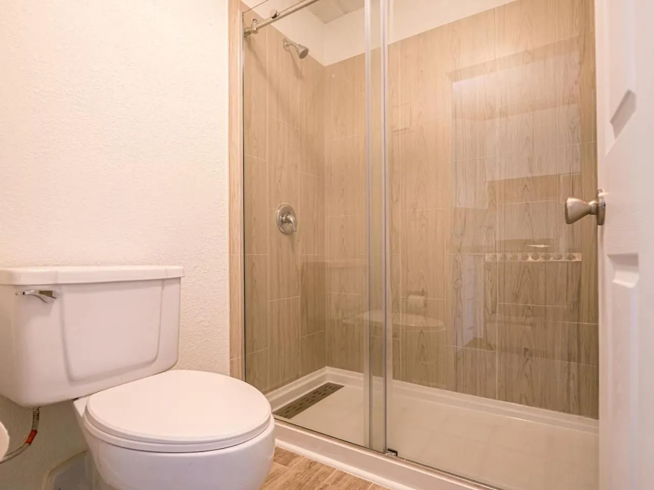 Elegant 7 Mins To World And Free Parking Apartment Kissimmee