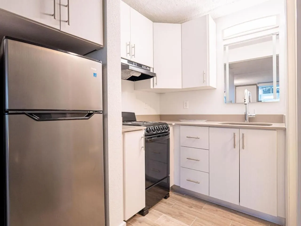 Modern Close To World And Free Parking *
