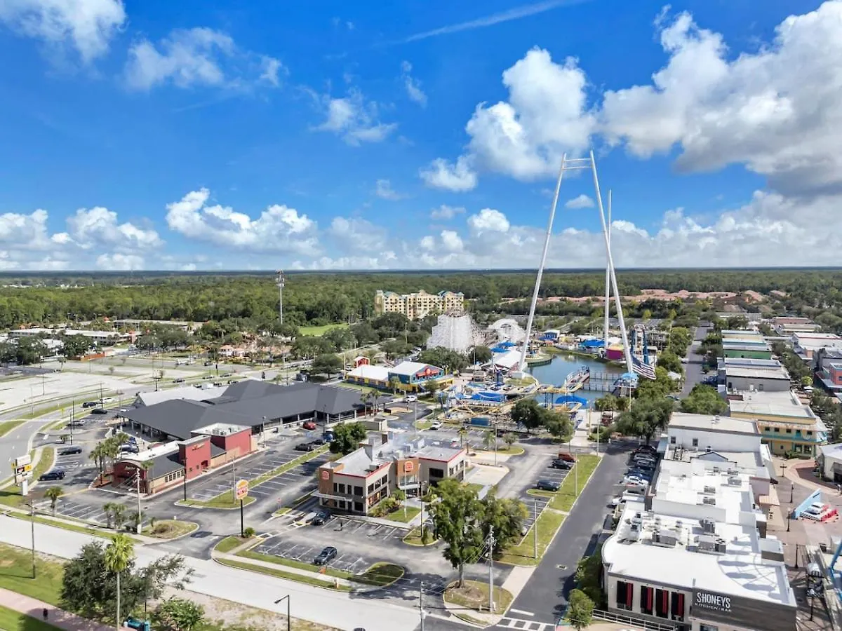 Modern Close To World And Free Parking Apartment *