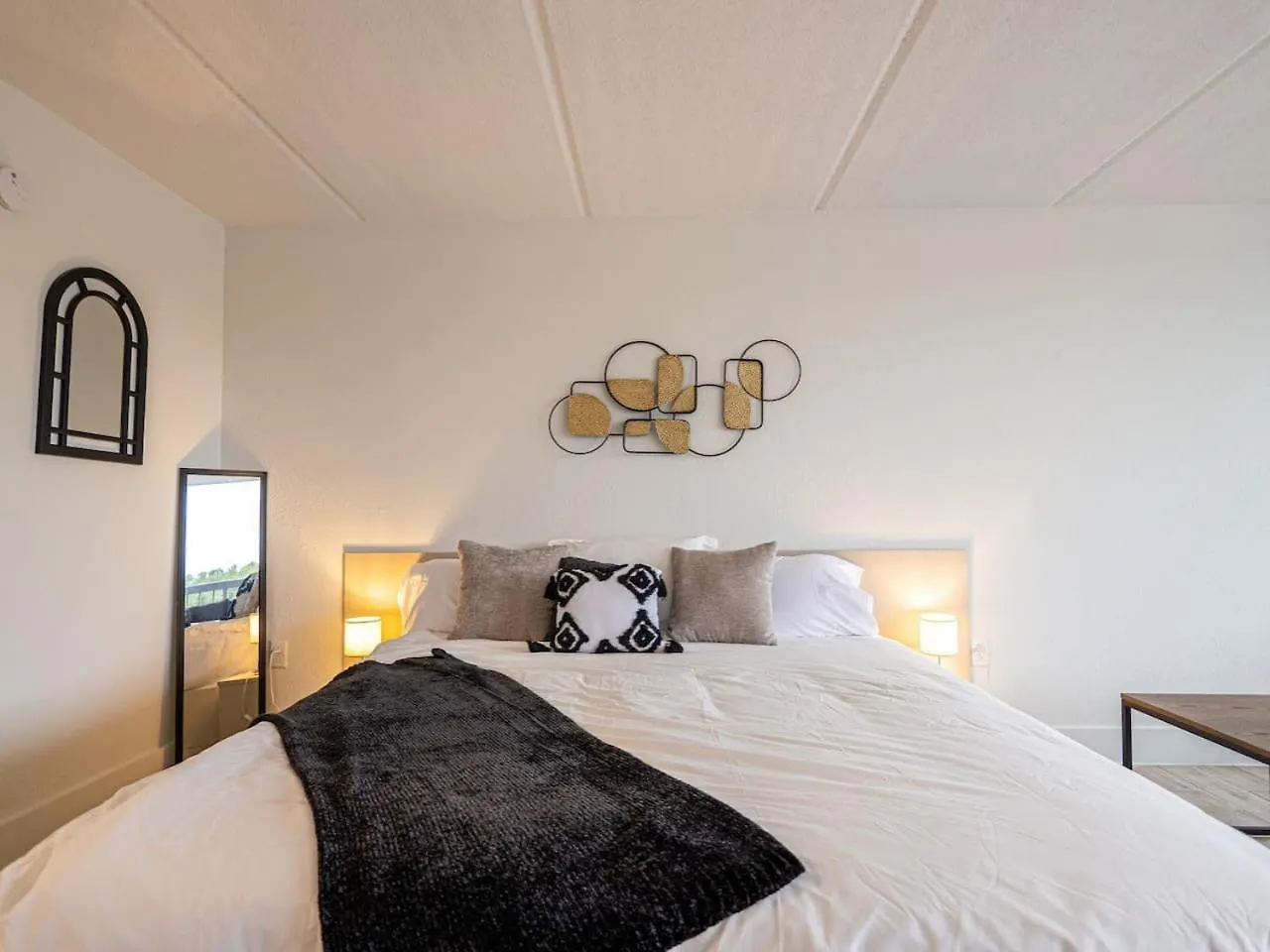 Modern Close To World And Free Parking Kissimmee