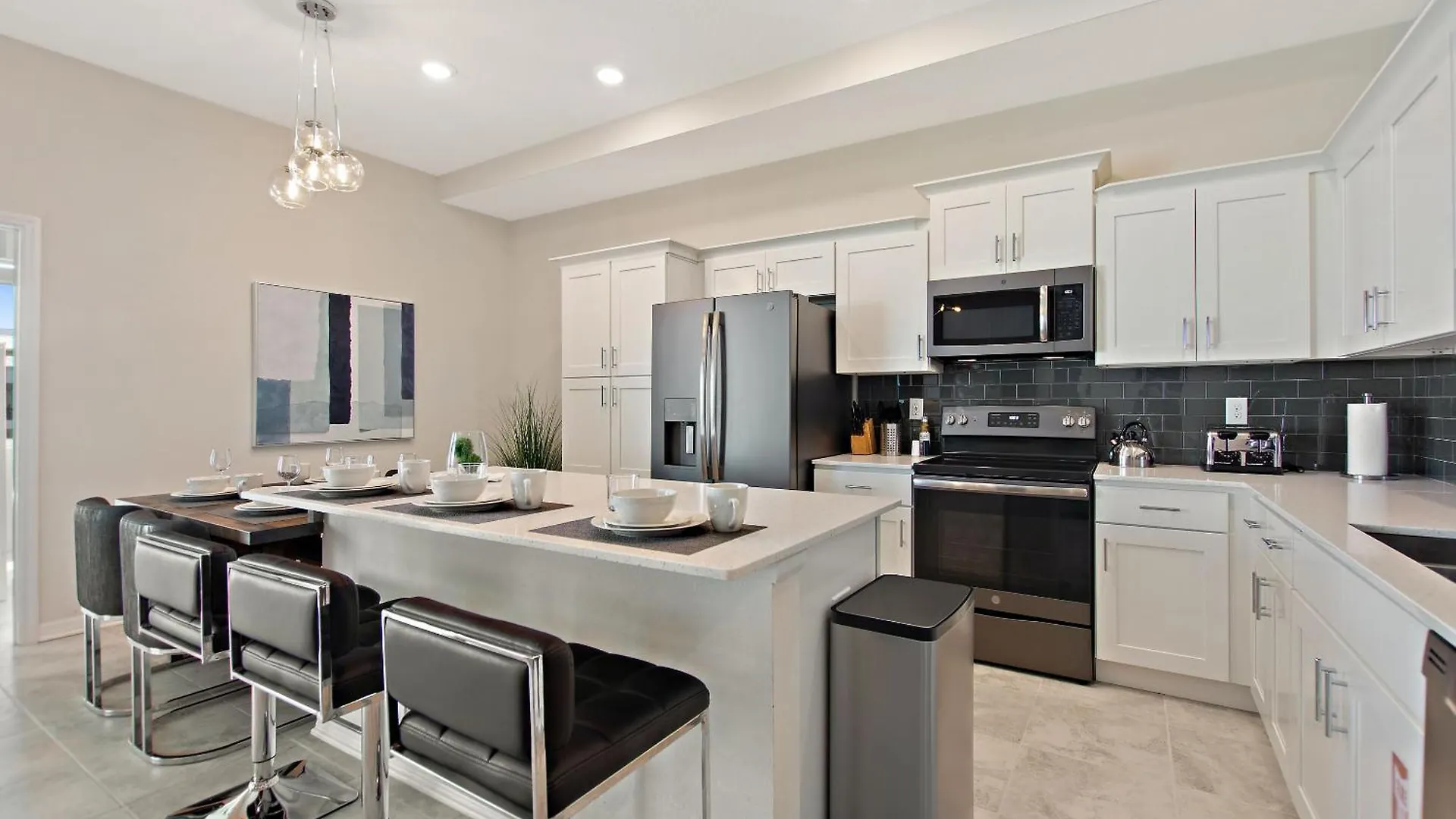 Blue Toucan At Storey By Shine 402 Apartment *