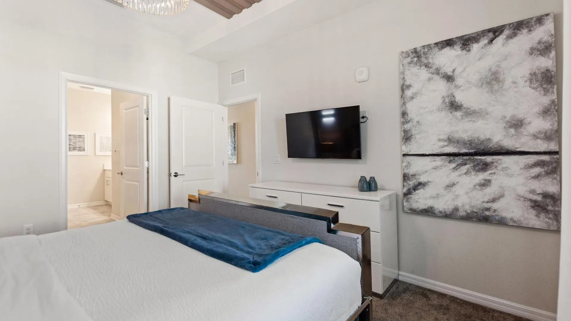 Apartment Blue Toucan At Storey By Shine 402