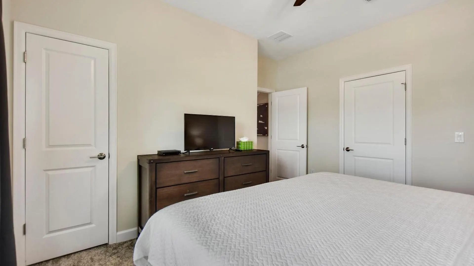 Apartment Barefoot Breeze - Storey By Shine 833