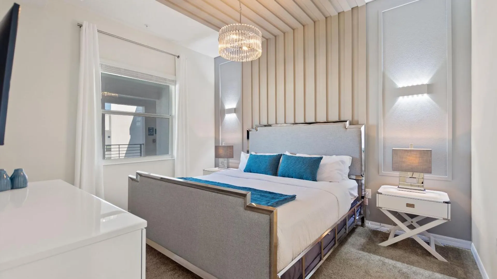 Apartment Blue Toucan At Storey By Shine 402