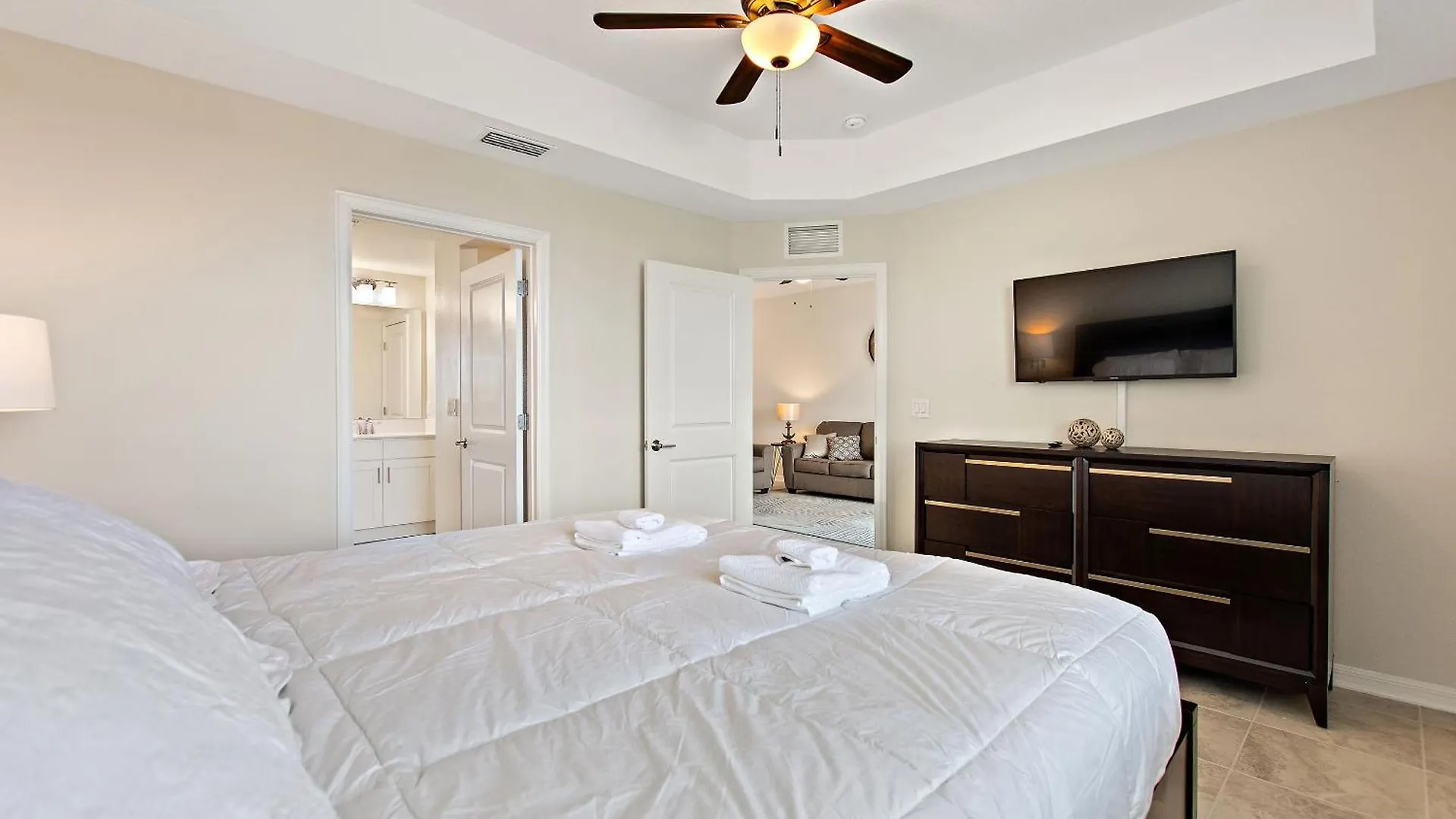 Triple Header Storey By Shine 700 * Kissimmee