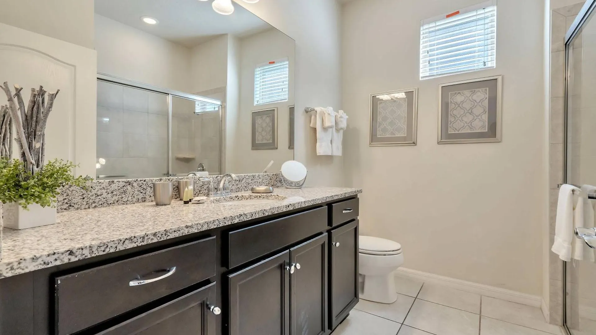 Villa Windsor At Westside 1220 By *