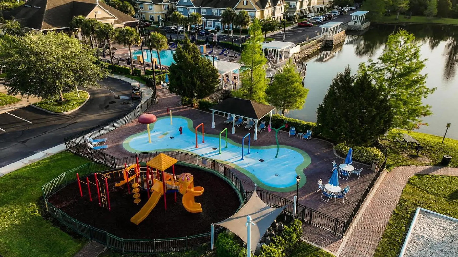 Amazing Family Townhouse Minutes From The Parks *