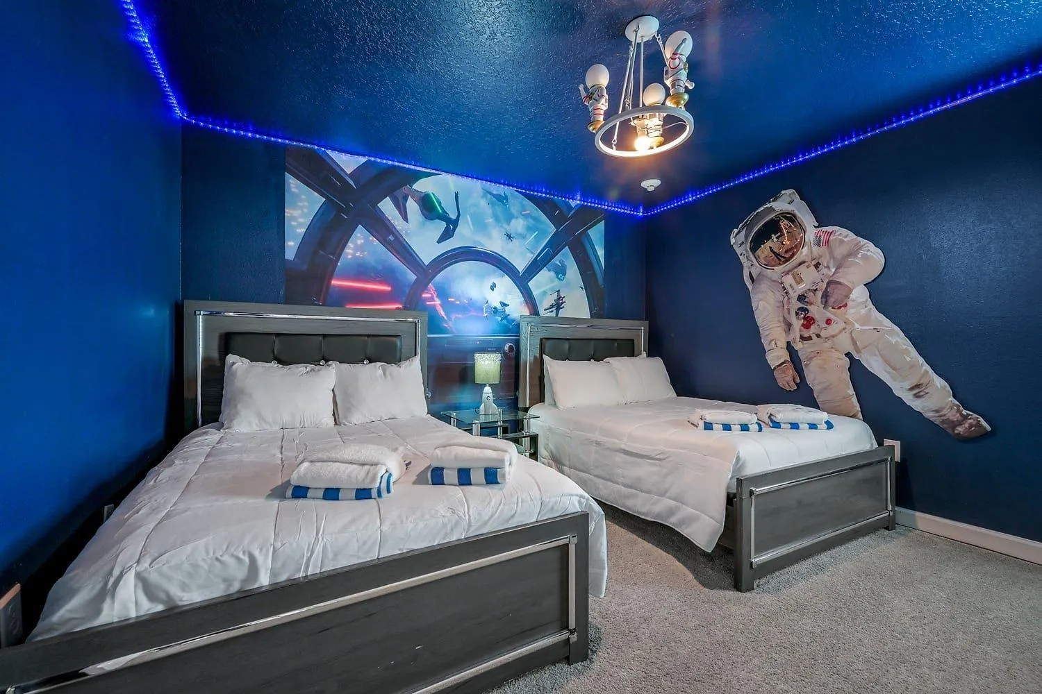 Dream Getaway Private Pool Hot Tub Games Room. Book Now Slr 1136