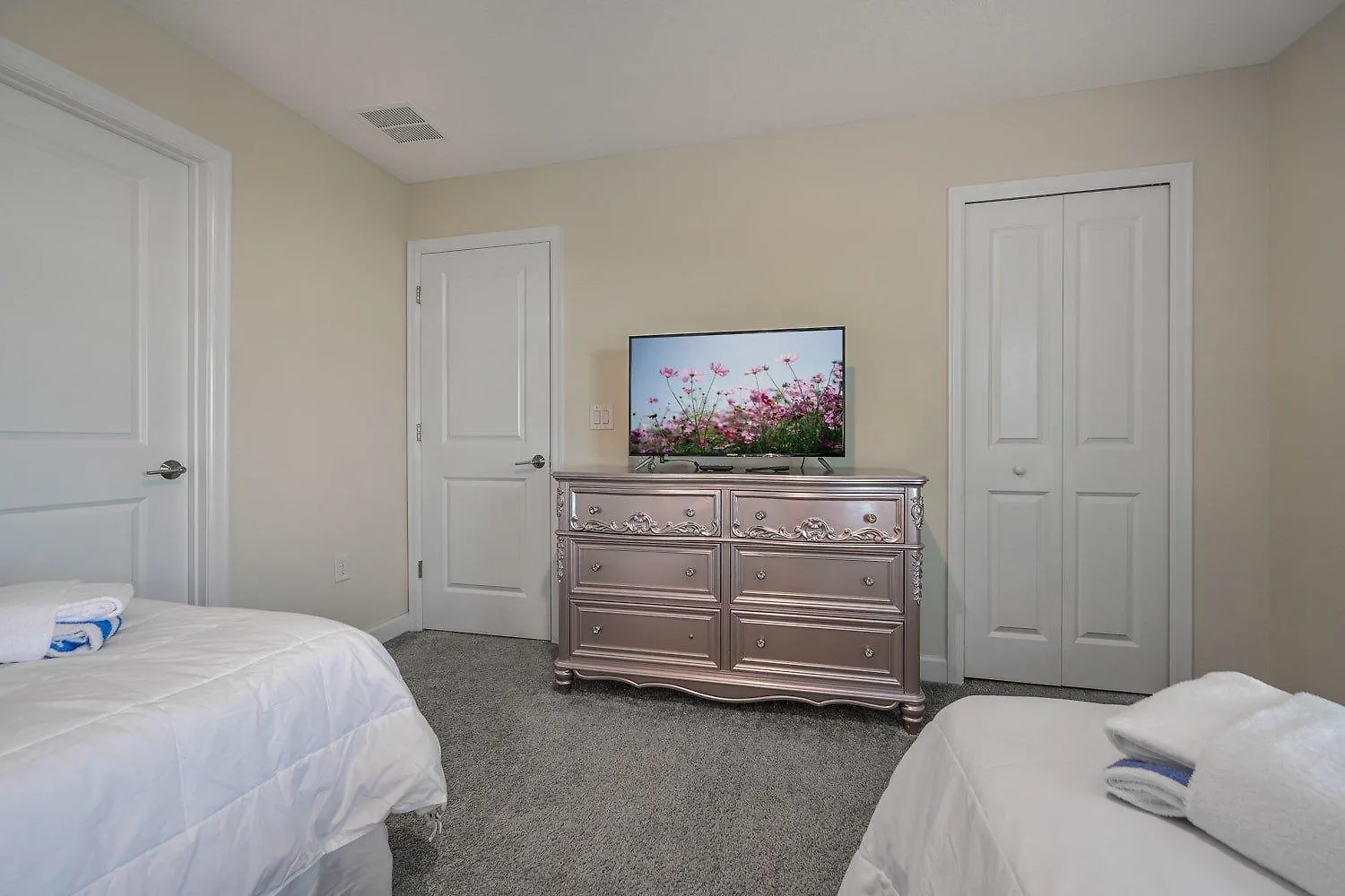 Dream Getaway Private Pool Hot Tub Games Room. Book Now Slr 1136 *