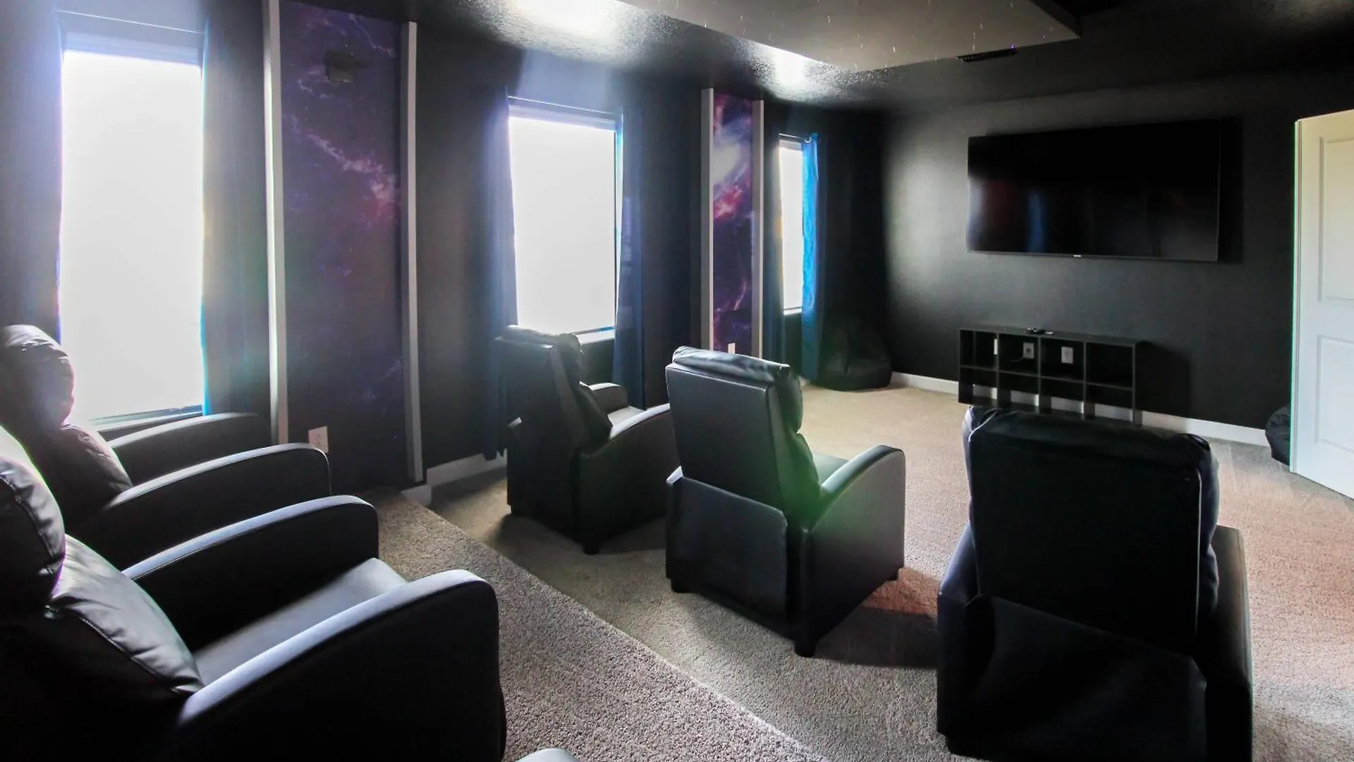 Beautiful House Wgame Roomcinemapoolspa Holiday home *