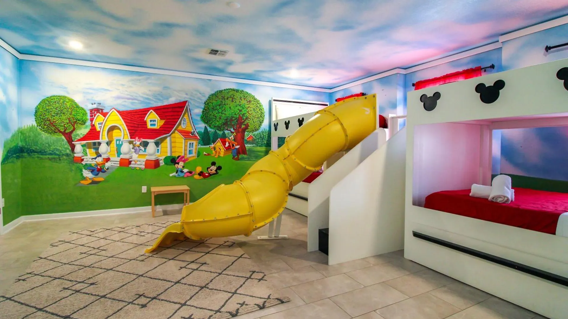 Holiday home Beautiful House Wgame Roomcinemapoolspa *
