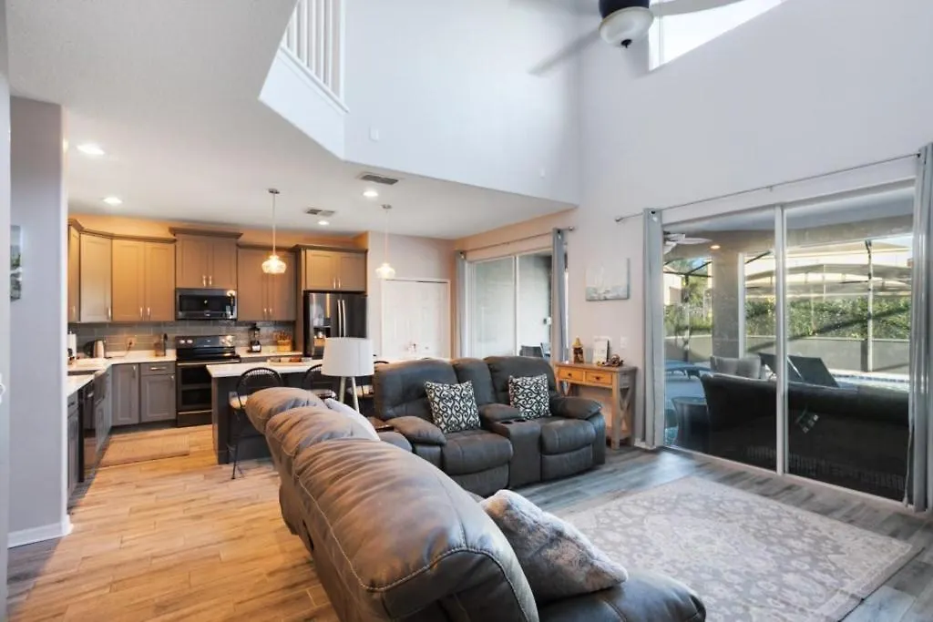 Villa Six Bedroom Lanai Screened Pool & Kissimmee