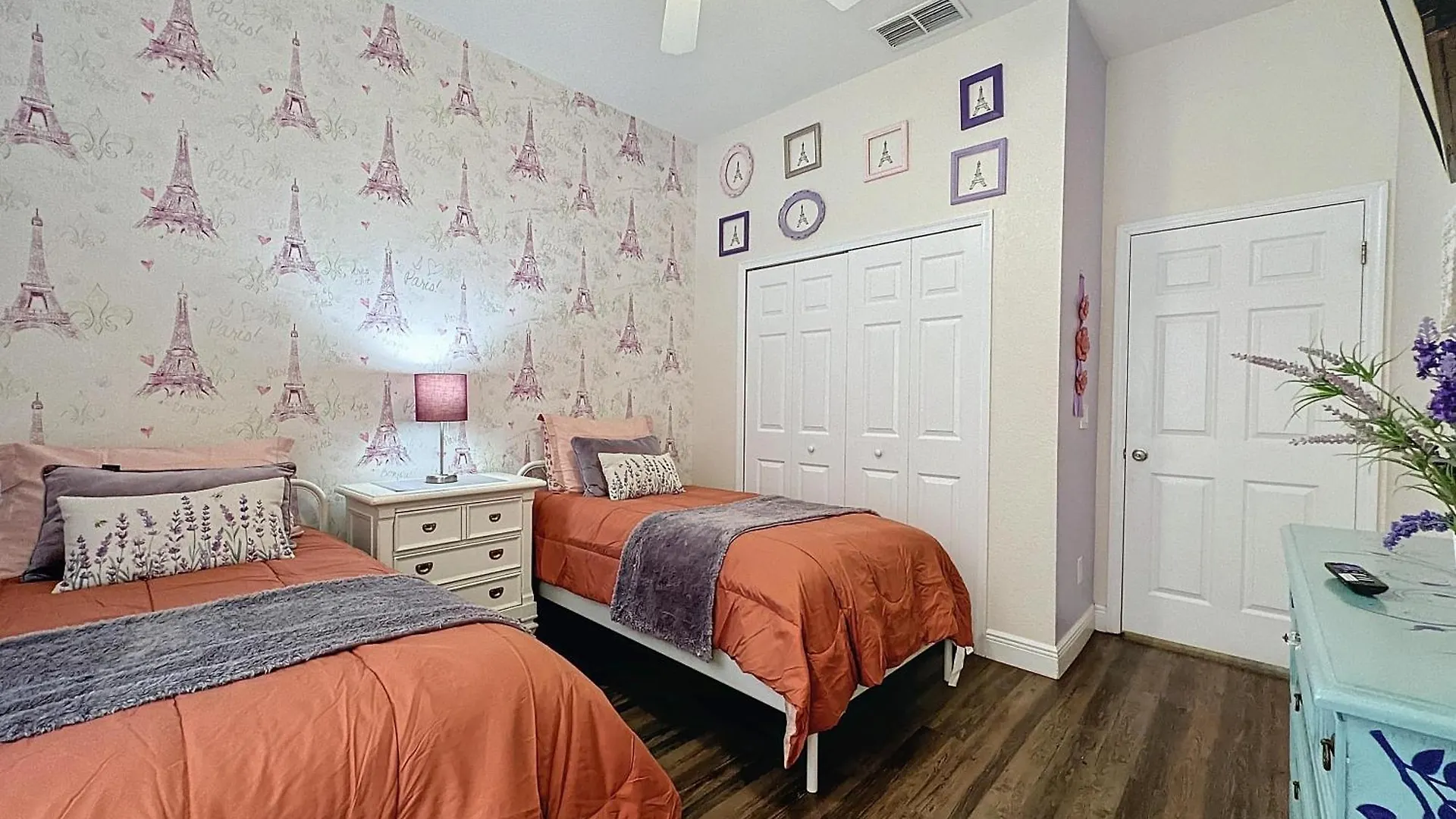 Three Bed 2 Bath Bahama Bay Holiday home *